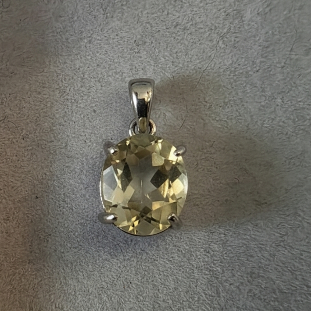 Handmade 2.8ct Natural Imperial Topaz Pendant 925 Sterling Silver 8x10mm